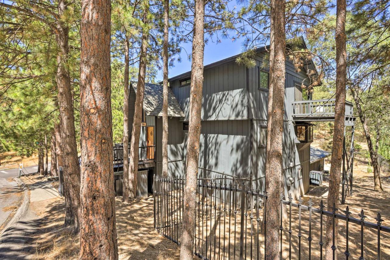 Luxe Timberland Villa With Lake Arrowhead Access! Bagian luar foto